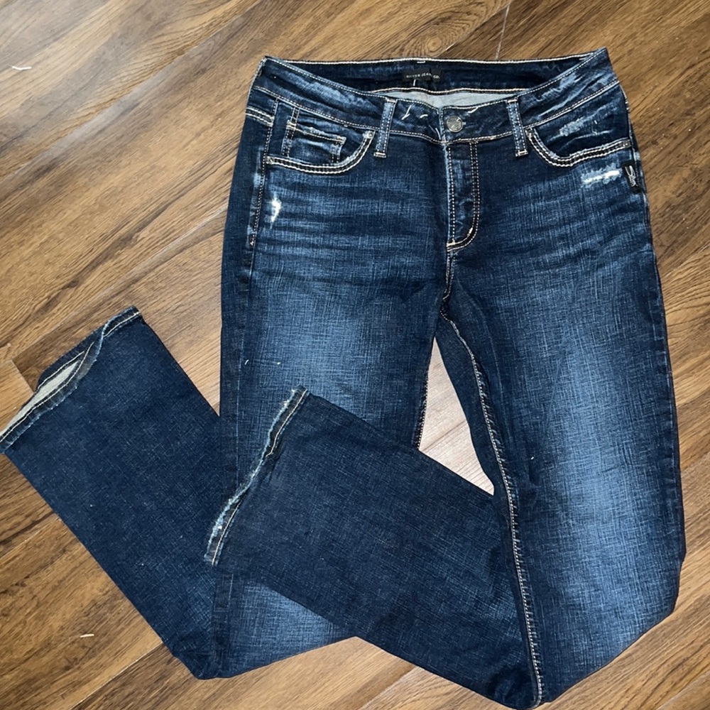 Size 30 Silver Jeans Co. Dark blue wash slim boot cut